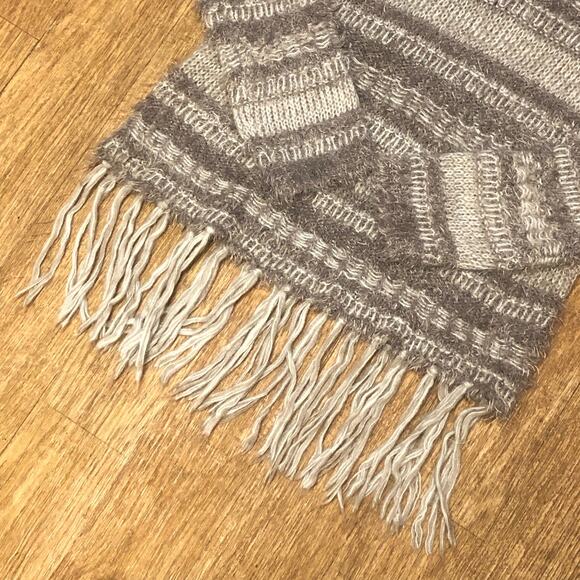 Knox Rose Beige Taupe Long Sleeve Fuzzy Fringe Pullover Sweater Size Small - Picture 4 of 10